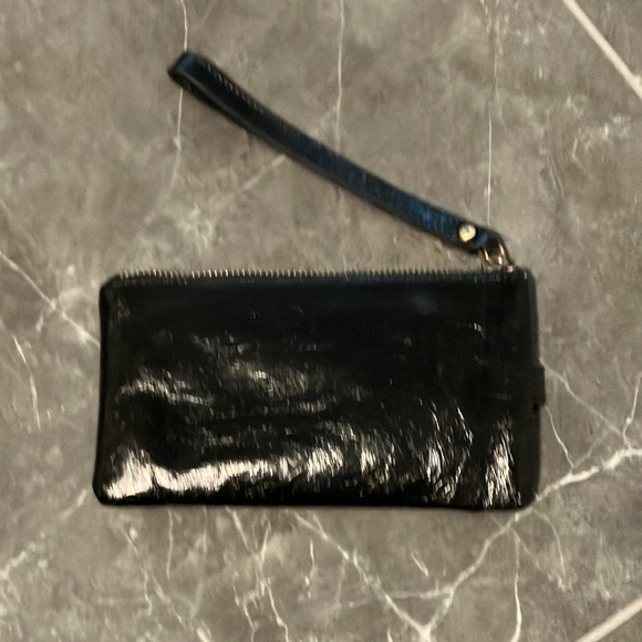 HOBO Leather Wristlet Wallet & Phone - Picture 2 of 8